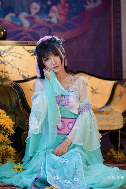 白衣校花与大长腿2